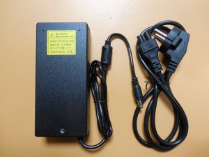   12V 8A ( 5,5   ) CH-com ( 4.0A )