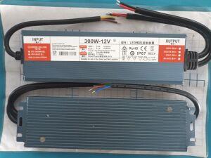   LED ip67 300W PR-Com  12V 25A 300W .