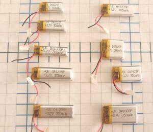  10 mm LP 041030 (Li-POL 3.7V 200mah ) -UK series ( 4mm 10 mm 30 mm) .